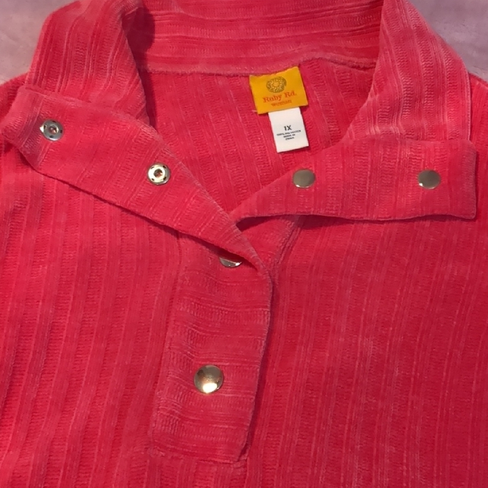 Ruby Rd. Pink Textured Snap-Button Top